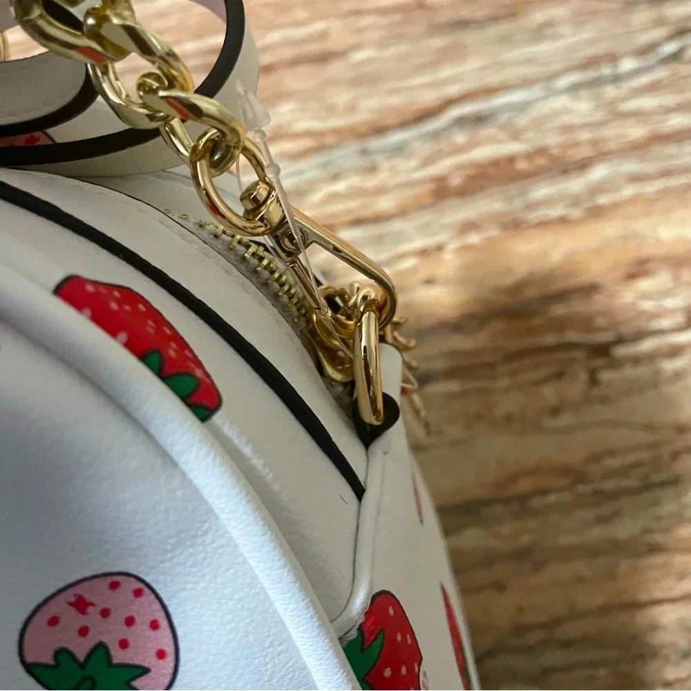 Juicy Couture - Picture 9 of 10